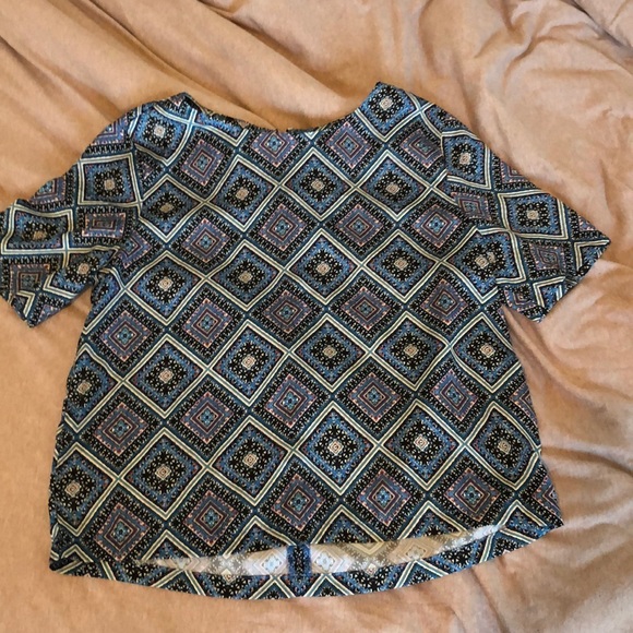 Pattern Blouse - Picture 1 of 3